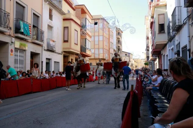Renace la gran Entrada de Moros y Cristianos de Pego con un extenso desfile de filaes 2 entrada de moros i cristians en pego 01