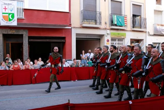 Renace la gran Entrada de Moros y Cristianos de Pego con un extenso desfile de filaes 8 entrada de moros i cristians en pego 07