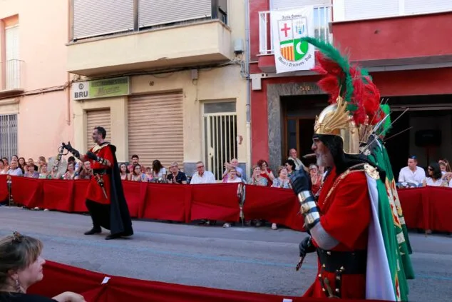 Renace la gran Entrada de Moros y Cristianos de Pego con un extenso desfile de filaes 10 entrada de moros i cristians en pego 09
