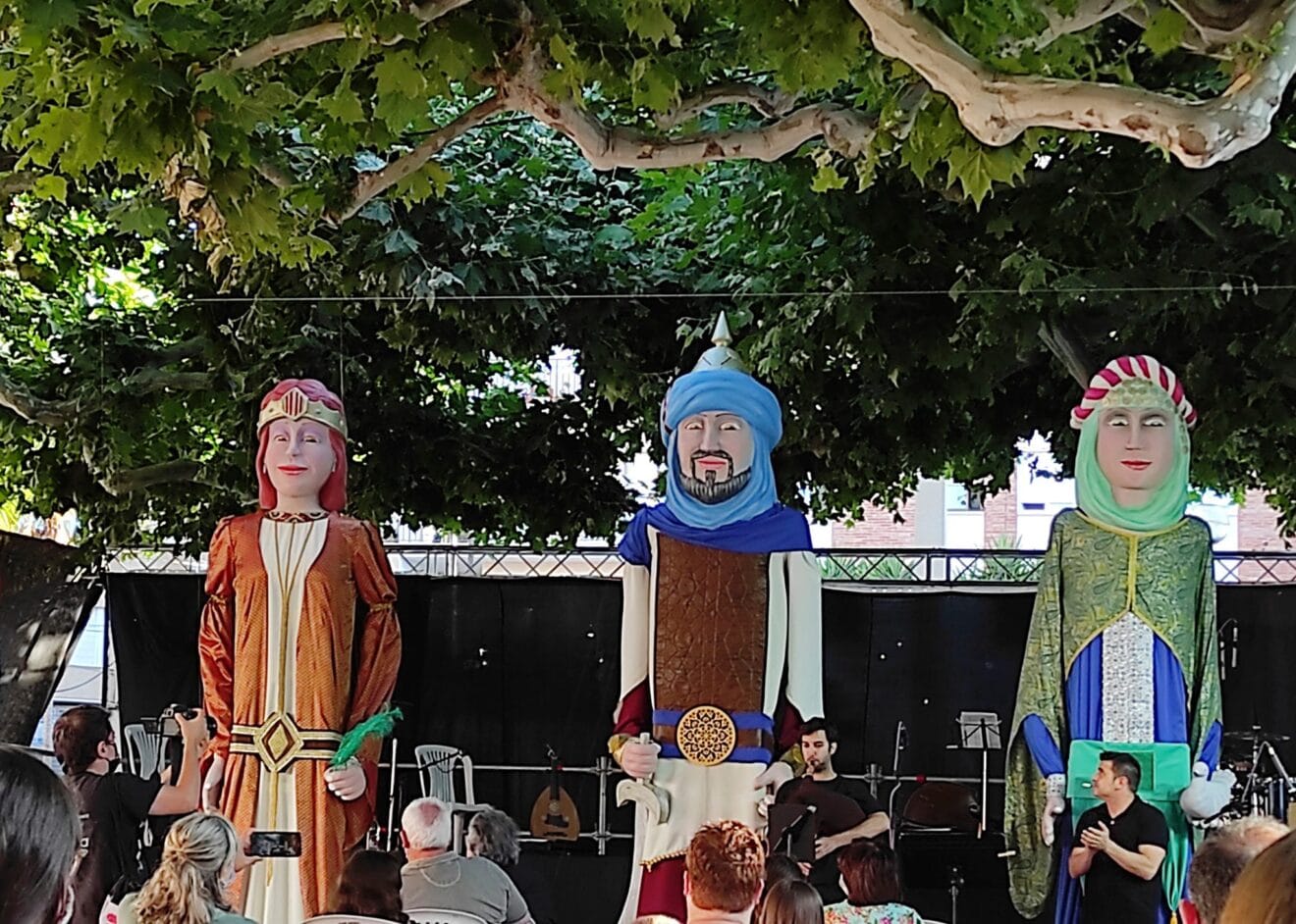 Espectáculo de gegants en la Fira i Festes pegolina