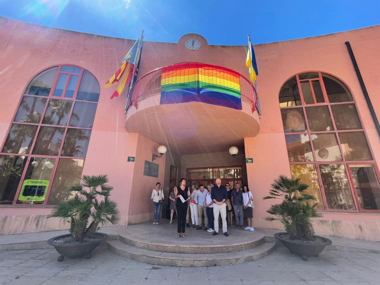 Lectura del manifiesto en el Día Internacional del Orgullo LGTBIQ+ en Teulada-Moraira