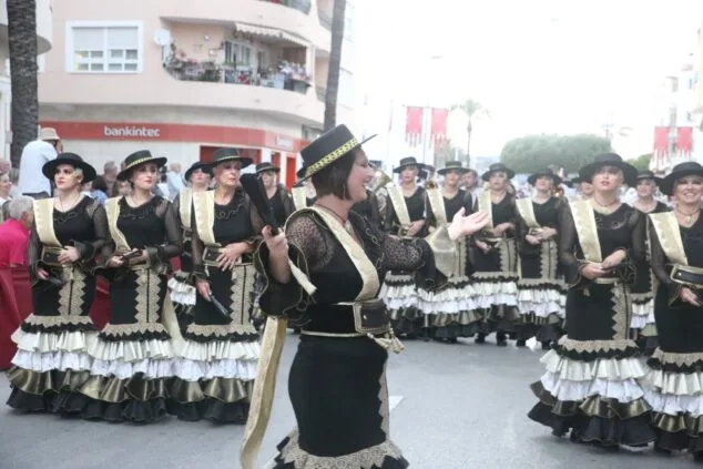 Así vivió Moraira su gran desfile de Moros y Cristianos 2022 5 moros y cristianos moraira 2022 ajuntament teulada moraira08