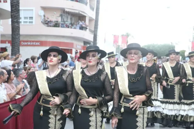 Así vivió Moraira su gran desfile de Moros y Cristianos 2022 6 moros y cristianos moraira 2022 ajuntament teulada moraira11
