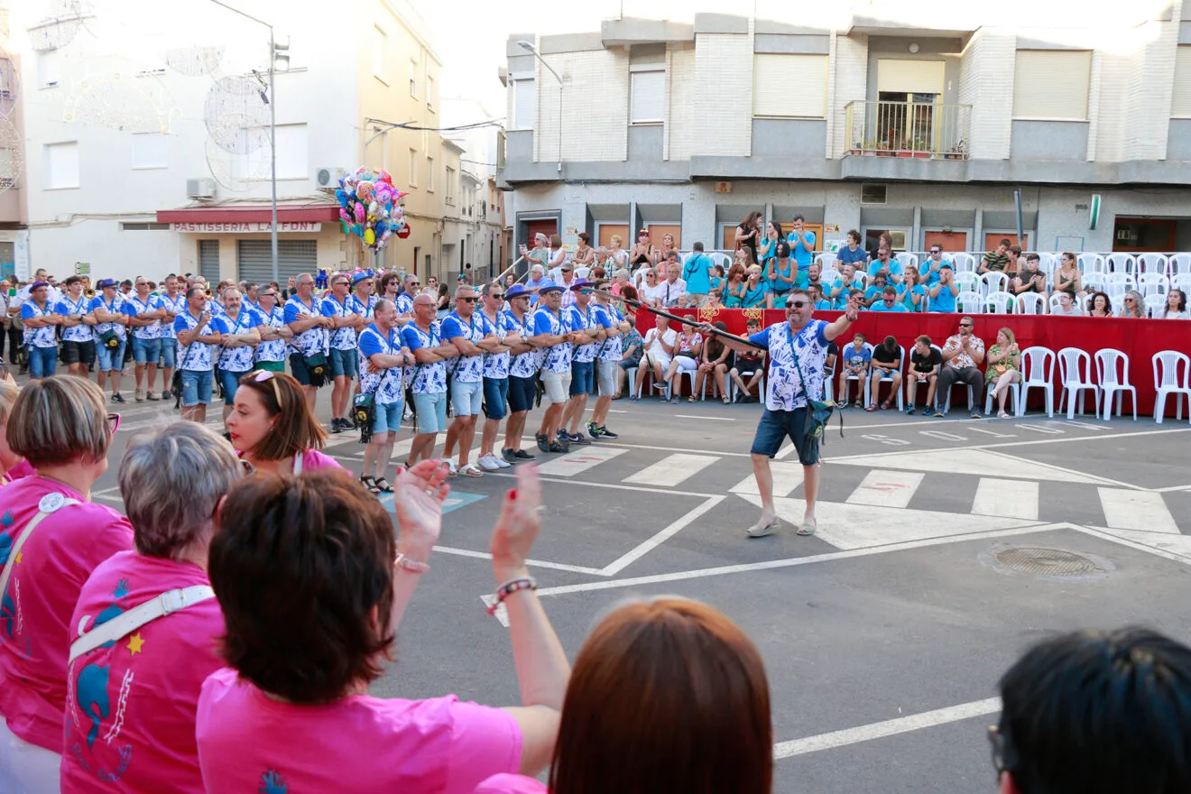 Pequeño desfile en la Vespra de la festa de Pego 2022