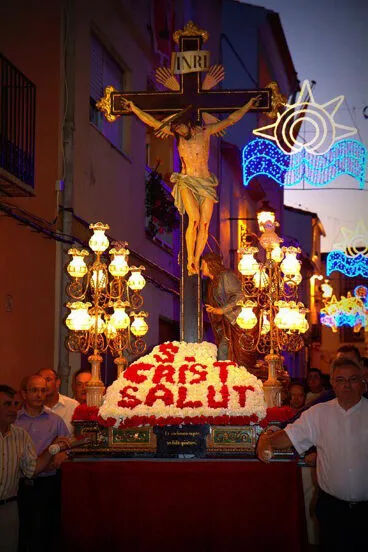Procesión en las fiestas patronales de Alcalalí 2019