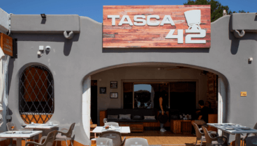 Restaurante de tapas con terraza para disfrutar de sus mejores bocados