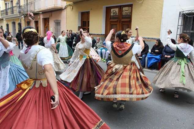Imagen: Bailes tradicionales en las fiestas patronales de Benitatxell