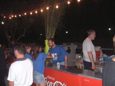 Barra a precios populares del festival en Els Poblets en 2002 – Carles Galindo