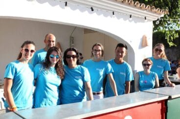 Comisión de fiestas de Sant Vicent Ferrer 2017 en la barra de la Font Santa