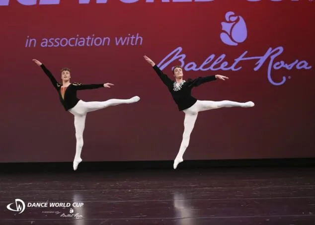 Imagen: Elias y Pablo Fahle Diego en su actuación de la Dance World Cup 2022