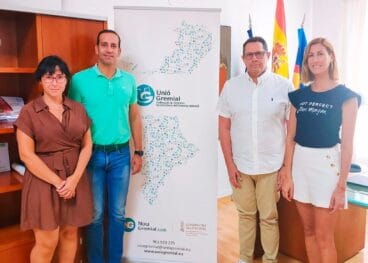 firma del convenio del bono comercio en benissa 2022