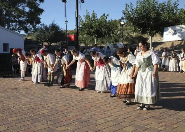 grupo de danzas de la font santa en 2017