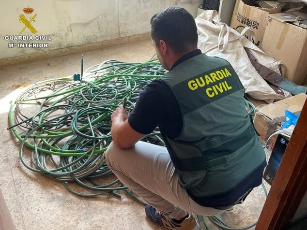 Imagen: La Guardia Civil incauta el cableado de cobre robado