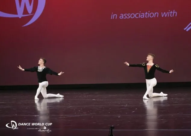 Imagen: Los hermanos de Els Poblets en la Dance World Cup