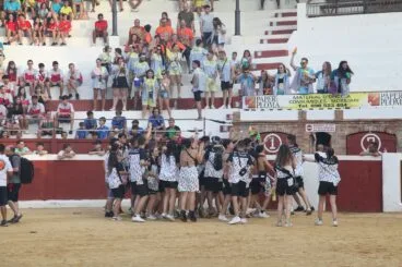 Peñas y quintadas en las fiestas de Sant Jaume de Ondara 90