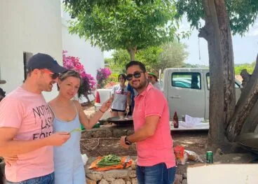 Preparación de las paellas en la Font Santa en 2022