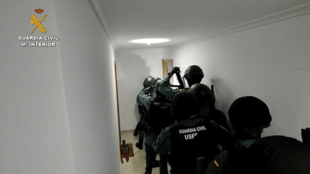 Imagen: Registro domiciliario para capturar al grupo criminal en Dénia y Ondara