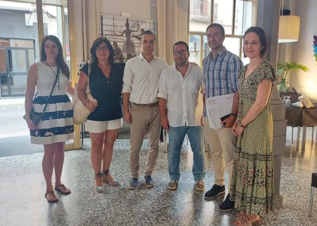 Imagen: Reunión de portavoces del PP de Pego, Oliva y Dénia con el diputado Agustín Almodóvar
