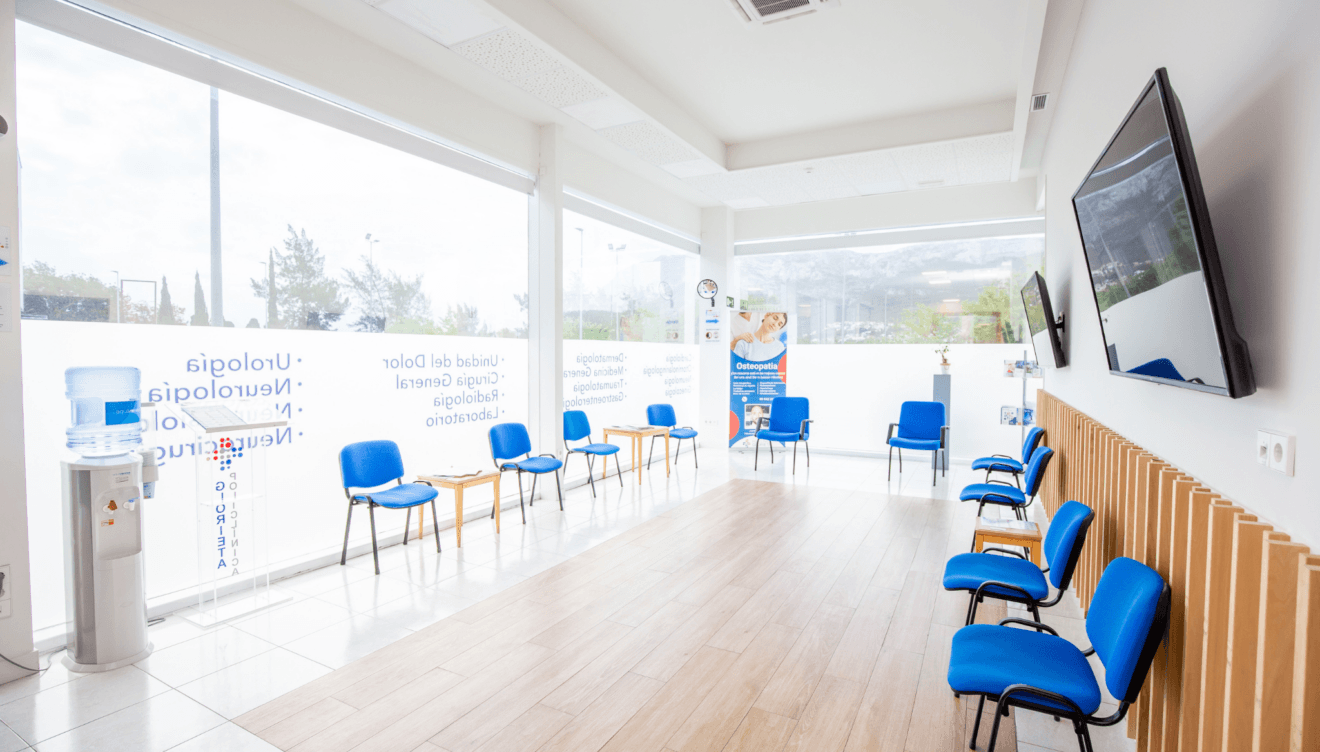 Sala de espera - Policlínica Glorieta