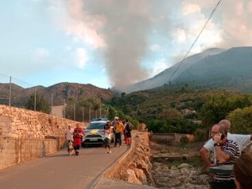 autoridades municipales de pego reunidas frente a la partida de les verdales