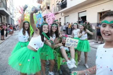 Desfile de carrozas en las fiestas de Gata de Gorgos 28