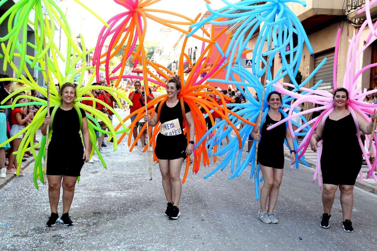 Desfile de carrozas en las fiestas de Gata de Gorgos 30