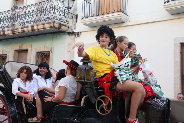 Desfile de carrozas en las fiestas de Gata de Gorgos 56