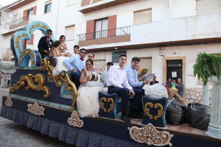 Desfile de carrozas en las fiestas de Gata de Gorgos 66