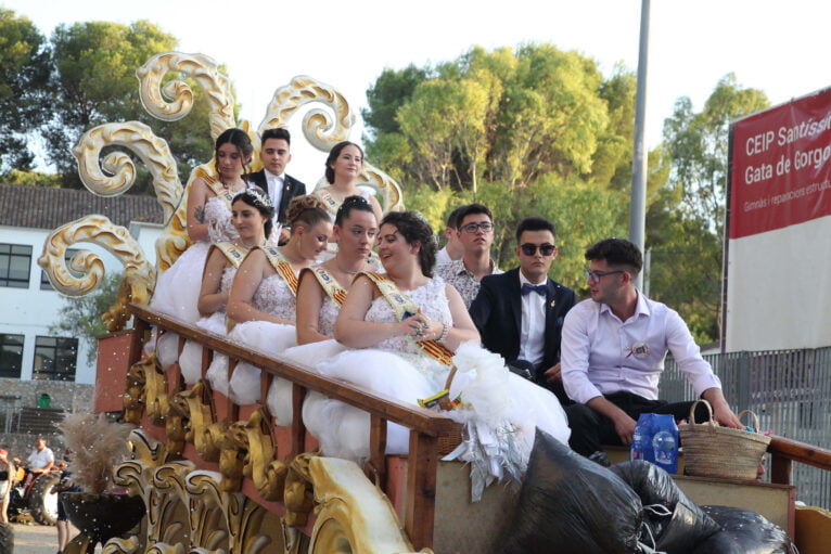 Desfile de carrozas en las fiestas de Gata de Gorgos 72