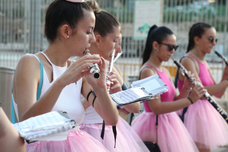 Desfile de carrozas en las fiestas de Gata de Gorgos 82