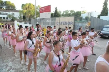 Desfile de carrozas en las fiestas de Gata de Gorgos 83