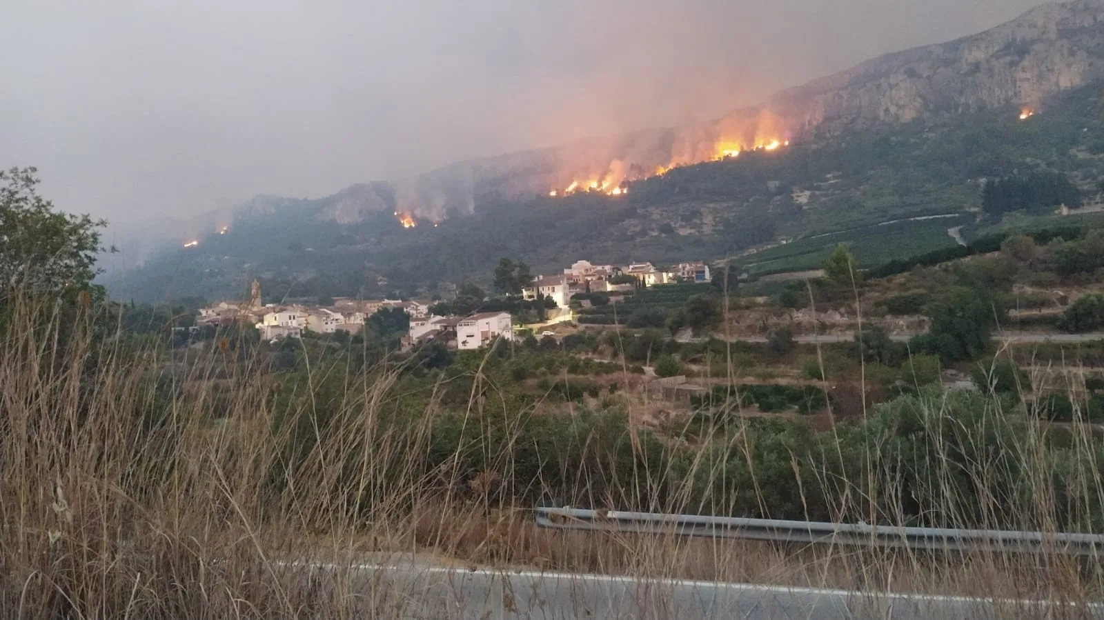el incendio a ultima hora de la tarde de este domingo
