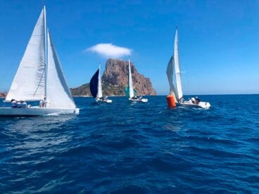 Embarcaciones frente a Calp