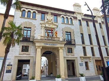 fachada del ayuntamiento de pego
