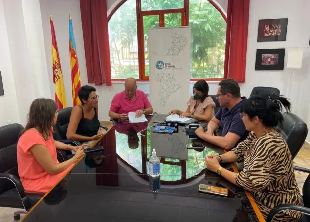 Imagen: Firma del convenio entre el Ayuntamiento de Teulada-Moraira y la Unión Gremial