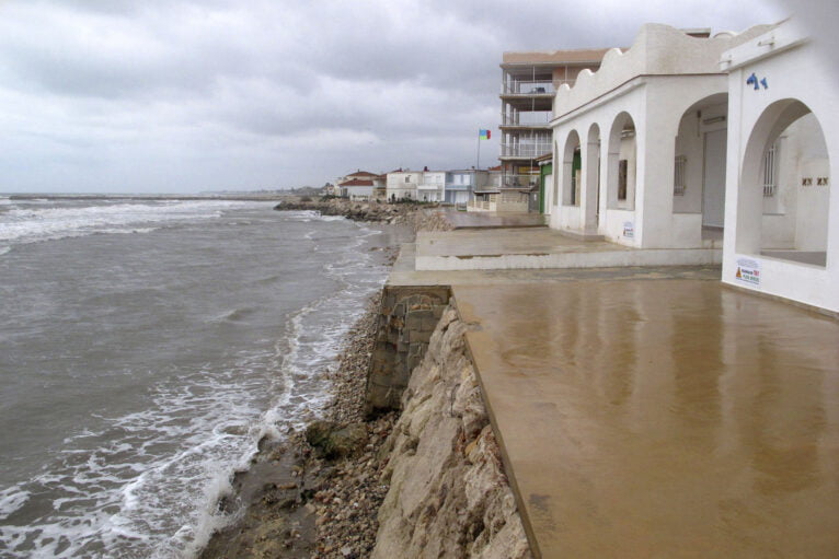 Imagen de archivo del temporal en la playa de les Devesses, Dénia