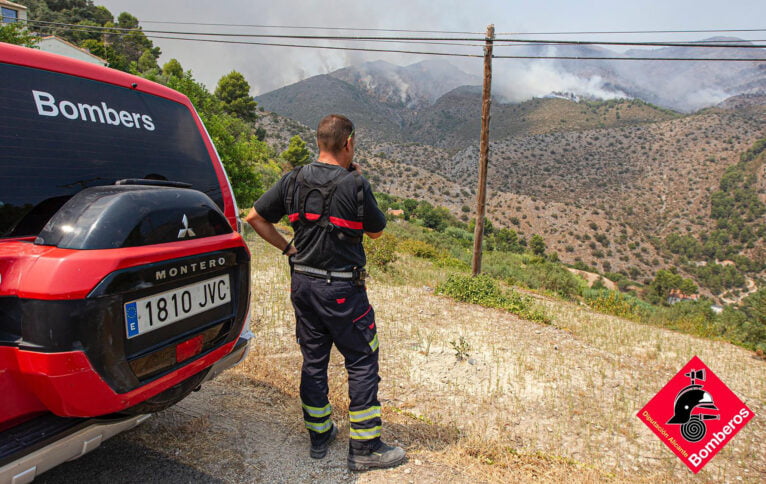 Imágenes del incedio en Vall d'Ebo la tarde del miércoles 17 de agosto