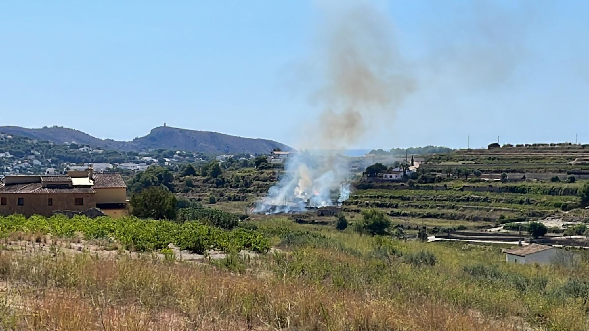 Incendio originado en la partida de la Sisca de Teulada-Moraira