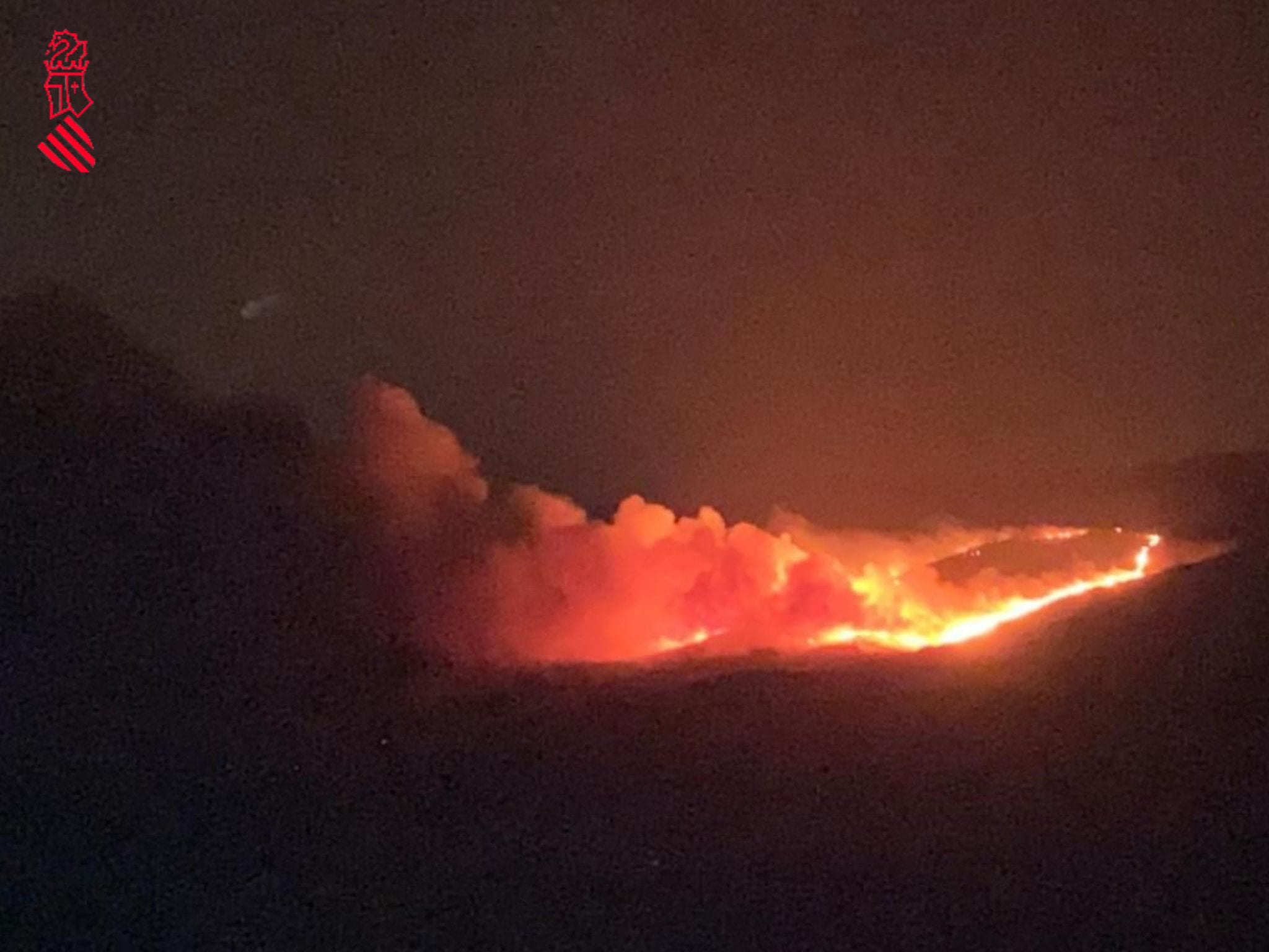 Las llamas del incendio de la Vall d’Ebo