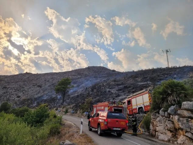 terreno calcinado de pego a vall debo martes 16 de agosto 03
