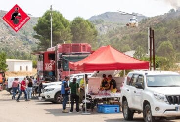 Labores de extinción en el incendio de la Vall d’Ebo