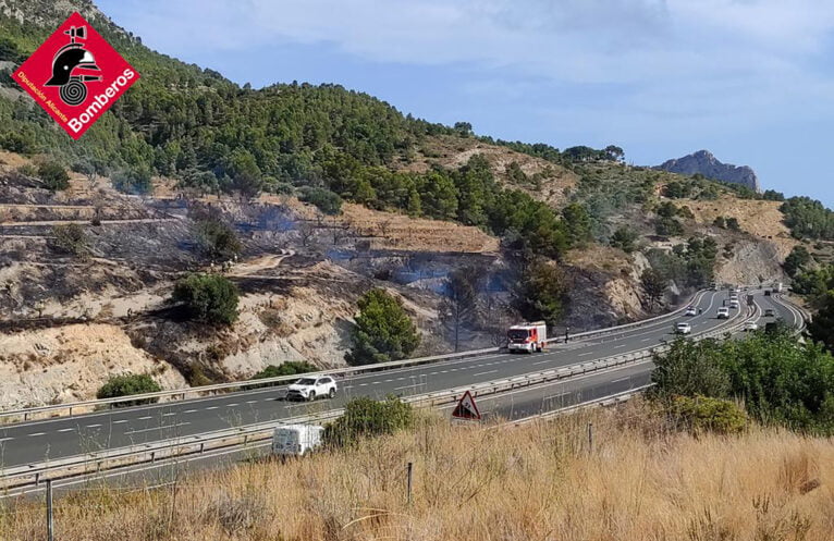 Zona de la carretera junto al incendio en Benissa