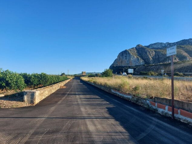 Imagen: Camino de la Cremadella desde el extremo junto a la CV-700 dirección Pego
