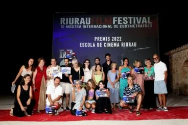 entrega de premios a los alumnos de lescola de cinema riurau