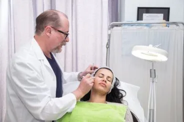 hidrata tu piel con clinica medica montgo