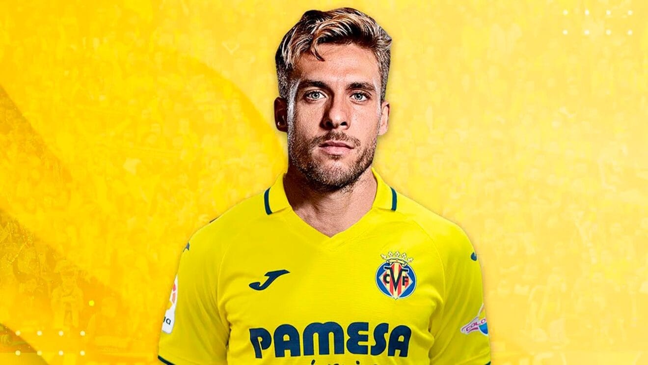 Kiko Femenia al fichar por el Villarreal C.F.