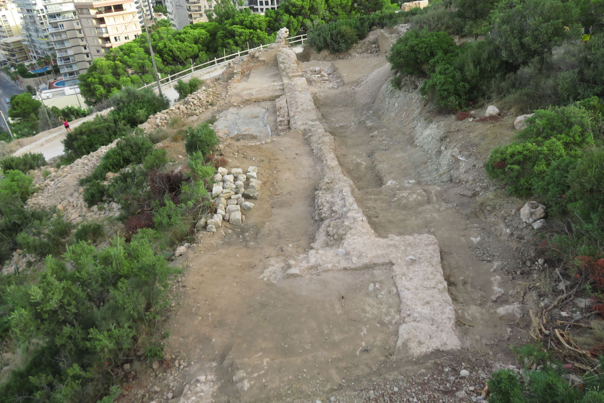 Parte de la muralla hallada en la el yacimiento arqueológico de Calp