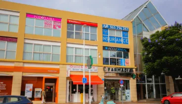 PodoXabia junto a Centro Comercial Arenal