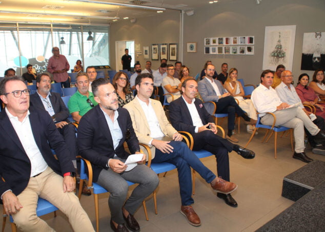 Imagen: Público de la presentación de Terciario Avanzado en Baleària Dénia