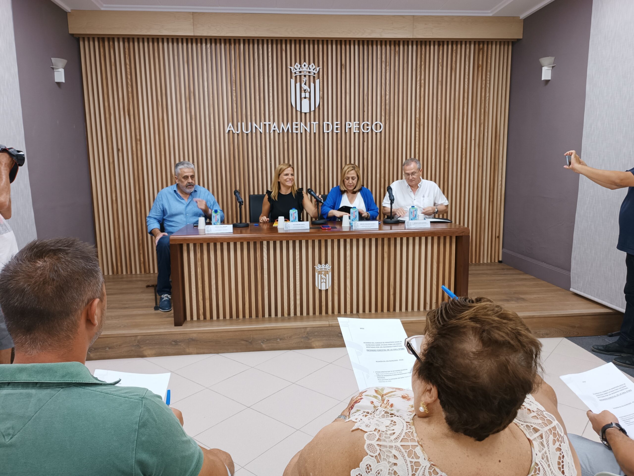 Reunión con los alcaldes de municipios afectados por el incendio de Vall d’Ebo